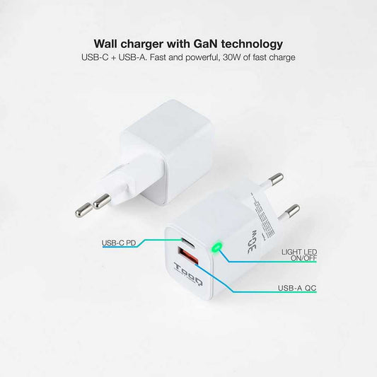 TOOQ Cargador de Pared de 2 Puertos USB-C PD y Otro Puerto USB-A QC de 30W