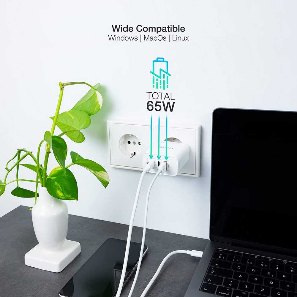 TOOQ TQWC Cargador de Pared de 3 Puertos, 2 Puertos USB-C PD y un Puerto USB-A QC 65W Color Blanco